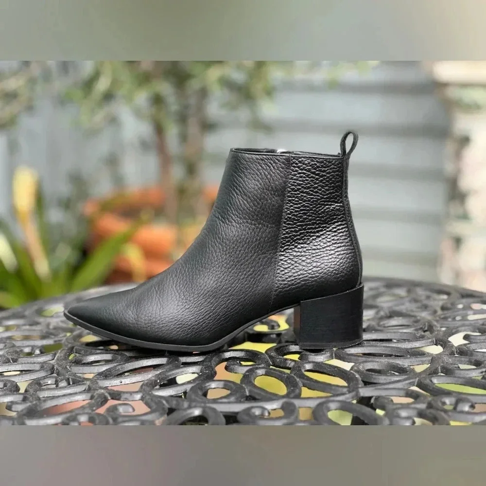 Everlane — The Boss Boot